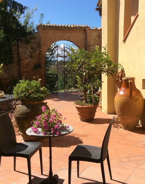 Il Colombaio, Siena -Appartamenti E Camere- Isola d'Arbia ภายนอก รูปภาพ