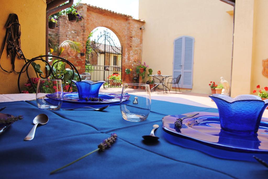 Il Colombaio, Siena -Appartamenti E Camere- Isola d'Arbia ภายนอก รูปภาพ